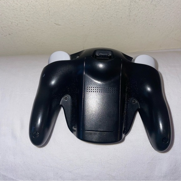 Game  Controller - Black - Picture 2 of 4
